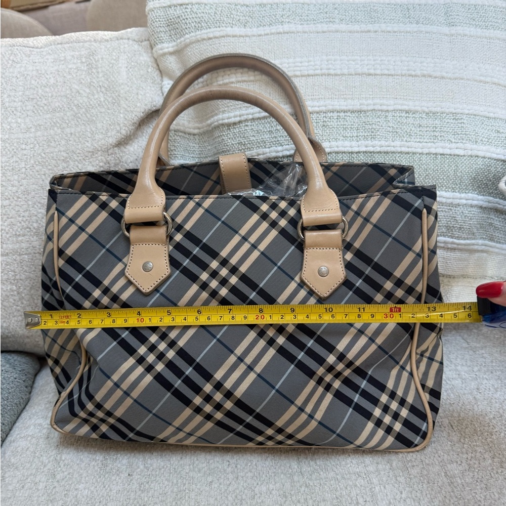 Authentic Burberry tote bag - Picture 15 of 15